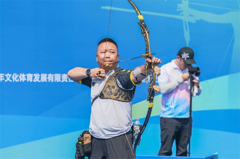 蒙兴刚.jpg